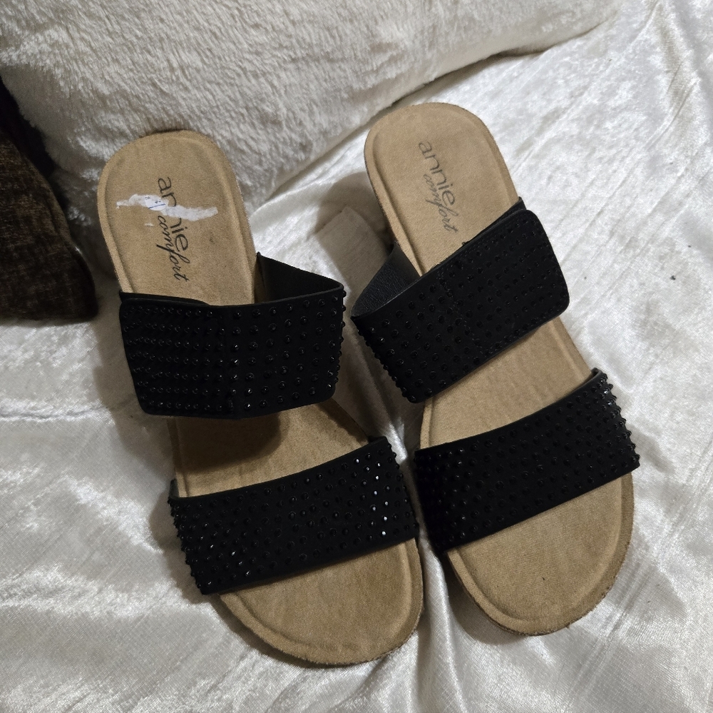 Annie Comfort Black Studded Slip On Sandals Size 8 EUC
